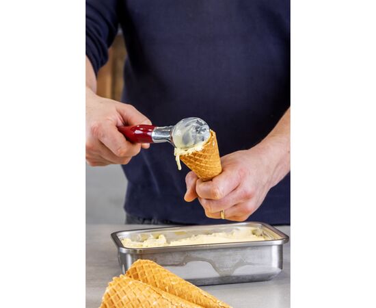 Ложка для мороженого KitchenAid Coreline, 21,6 см, червона (KAG117OHERE), изображение 6 Ложка для мороженого KitchenAid Coreline, 21,6 см, червона (KAG117OHERE), изображение 6