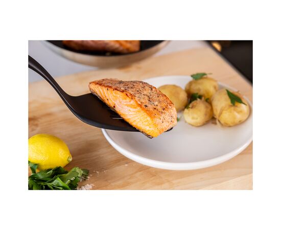 Лопатка кухонна KitchenAid Coreline з прорізами, 34,3 см, сірий (KAS002OHCGG), зображення 8 Лопатка кухонна KitchenAid Coreline з прорізами, 34,3 см, сірий (KAS002OHCGG), зображення 8