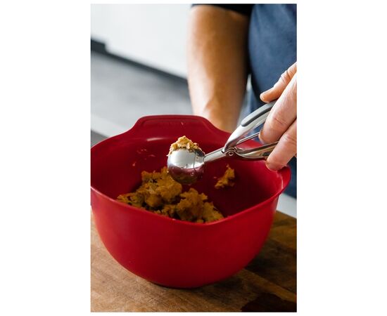 Ложка для мороженого KitchenAid Universal або для формування печива, 20,6 см, чорна (KQG148OHOBE), изображение 5 Ложка для мороженого KitchenAid Universal або для формування печива, 20,6 см, чорна (KQG148OHOBE), изображение 5