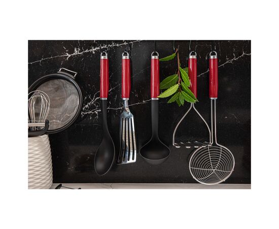 Лопатка кухонная KitchenAid Coreline з прорізами, 32,8 см, червоний (KAG024OHERE), изображение 5 Лопатка кухонная KitchenAid Coreline з прорізами, 32,8 см, червоний (KAG024OHERE), изображение 5