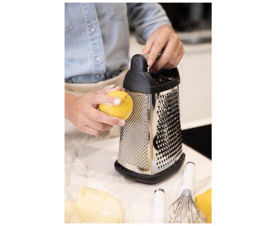 Терка KitchenAid Universal чотирьохстороння з контейнером, чорна (KQG300OSOBE), изображение 6 Терка KitchenAid Universal чотирьохстороння з контейнером, чорна (KQG300OSOBE), изображение 6