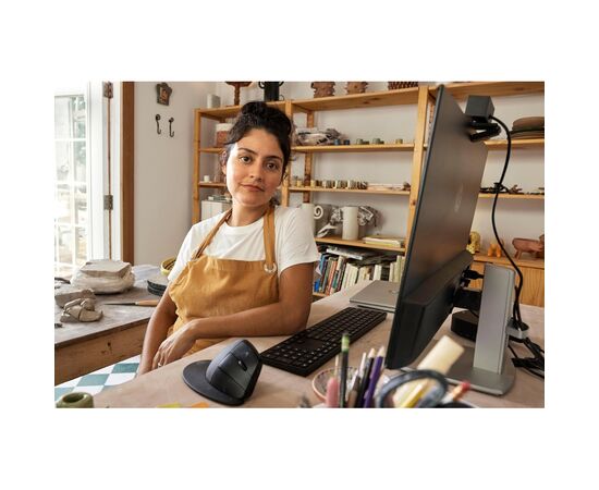 Мишка HP 920 Ergonomic Vertical Wireless/Bluetooth Black (6H1A4AA), зображення 10 Мишка HP 920 Ergonomic Vertical Wireless/Bluetooth Black (6H1A4AA), зображення 10