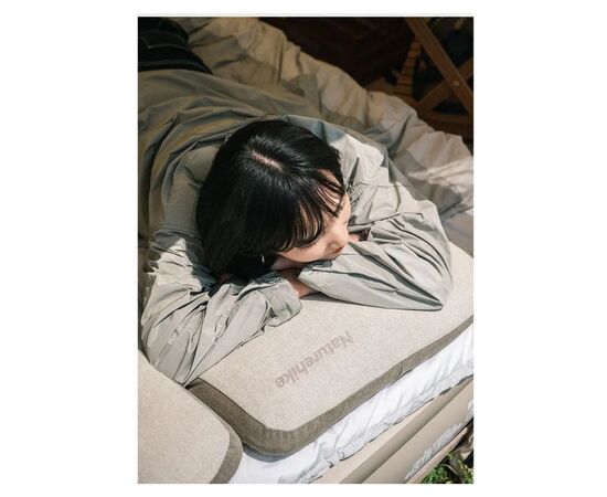 Туристична подушка Naturehike NH22ZT002 з пам'яттю 50x32x11 см Grey (6927595708590), зображення 4 Туристична подушка Naturehike NH22ZT002 з пам'яттю 50x32x11 см Grey (6927595708590), зображення 4
