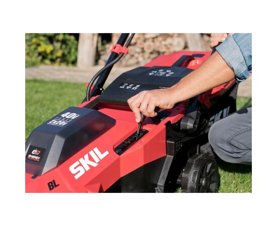 Газонокосилка Skil аккумуляторная бесщеточная, 0140 BA, 2x4Ah (GM1E0140BA), изображение 9 Газонокосилка Skil аккумуляторная бесщеточная, 0140 BA, 2x4Ah (GM1E0140BA), изображение 9