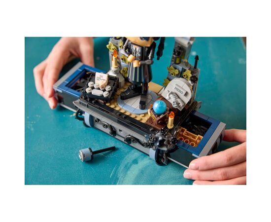 Конструктор LEGO Wednesday Фигурка Венздей Аддамс (76780), изображение 11 Конструктор LEGO Wednesday Фигурка Венздей Аддамс (76780), изображение 11
