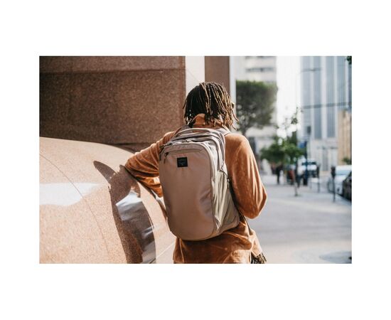 Рюкзак туристический Osprey Aoede Airspeed Backpack 20 tan concrete O/S (009.3445), изображение 8 Рюкзак туристический Osprey Aoede Airspeed Backpack 20 tan concrete O/S (009.3445), изображение 8