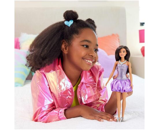 Кукла Barbie Модница сиреневый шарм (HYT92), изображение 6 Кукла Barbie Модница сиреневый шарм (HYT92), изображение 6