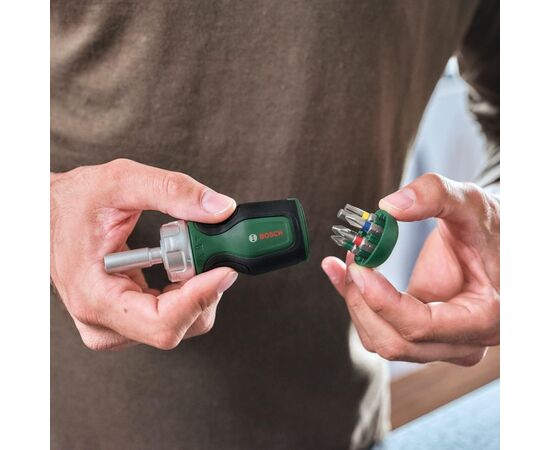 Набор отверток Bosch с трещоткой, 6 насадок, рукоятка TPR, 111мм, сталь CrV (1.600.A03.2UY), изображение 3 Набор отверток Bosch с трещоткой, 6 насадок, рукоятка TPR, 111мм, сталь CrV (1.600.A03.2UY), изображение 3