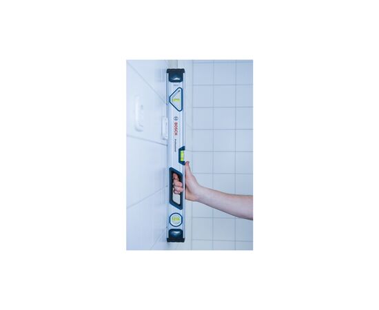 Уровень Bosch 60см, 3 капсулы, алюминиевый корпус, отверстия для руки (1.600.A01.6BP), изображение 2 Уровень Bosch 60см, 3 капсулы, алюминиевый корпус, отверстия для руки (1.600.A01.6BP), изображение 2