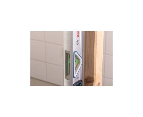 Уровень Bosch 60см, 3 капсулы, алюминиевый корпус, отверстия для руки (1.600.A01.6BP), изображение 4 Уровень Bosch 60см, 3 капсулы, алюминиевый корпус, отверстия для руки (1.600.A01.6BP), изображение 4