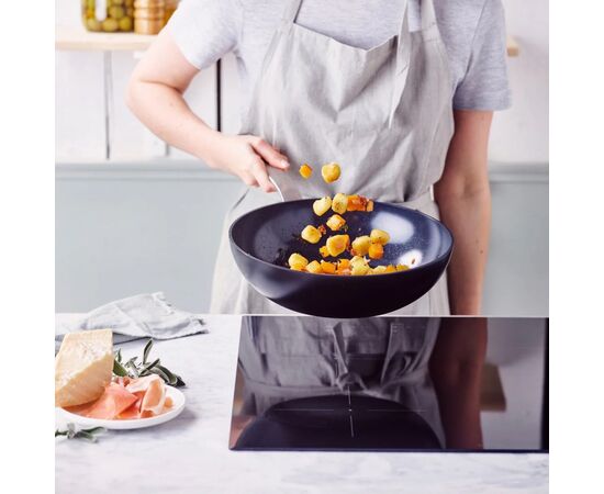 Сковорода GreenPan Evolution Вок 28 см 3,6 л чорний (CC006388-001), изображение 3 Сковорода GreenPan Evolution Вок 28 см 3,6 л чорний (CC006388-001), изображение 3