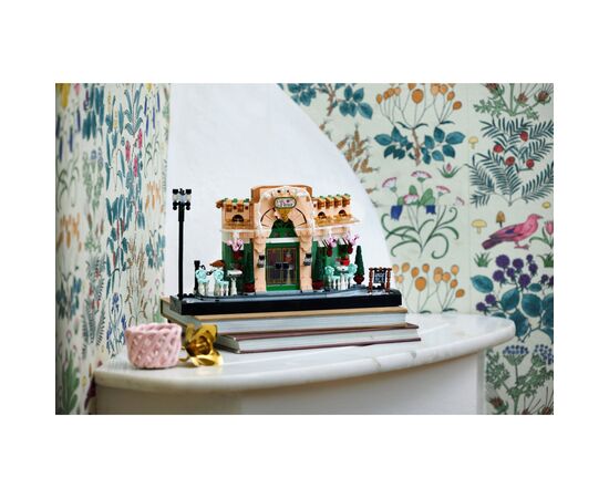 Конструктор LEGO Icons Французская кофейня (10362), изображение 10 Конструктор LEGO Icons Французская кофейня (10362), изображение 10