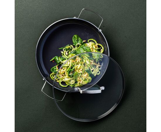 Сотейник GreenPan Chef's Collection з кришкою 28 см, 3,5 л (CC007736-001), изображение 4 Сотейник GreenPan Chef's Collection з кришкою 28 см, 3,5 л (CC007736-001), изображение 4