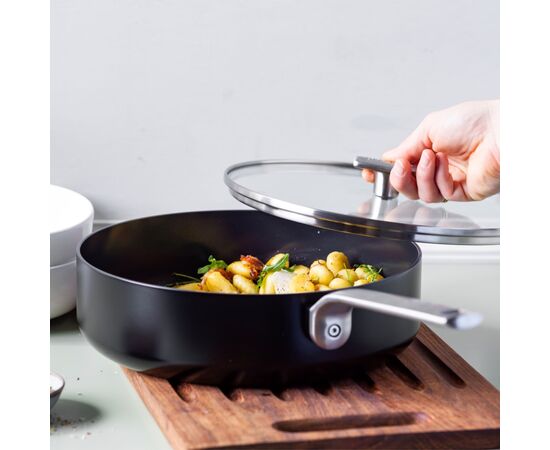 Сотейник GreenPan Evolution з кришкою 26 см, 3,7 л (CC007086-001), изображение 4 Сотейник GreenPan Evolution з кришкою 26 см, 3,7 л (CC007086-001), изображение 4