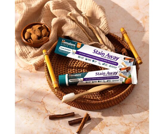 Зубная паста Himalaya Herbals отбеливающая против пятен 75 мл (6297000713960), изображение 2 Зубная паста Himalaya Herbals отбеливающая против пятен 75 мл (6297000713960), изображение 2