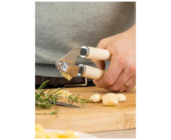 Прес для часнику KitchenAid Coreline 19 см кремовий (KAG132OHACE), зображення 5 Прес для часнику KitchenAid Coreline 19 см кремовий (KAG132OHACE), зображення 5