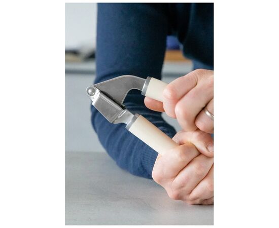 Прес для часнику KitchenAid Coreline 19 см кремовий (KAG132OHACE), зображення 8 Прес для часнику KitchenAid Coreline 19 см кремовий (KAG132OHACE), зображення 8