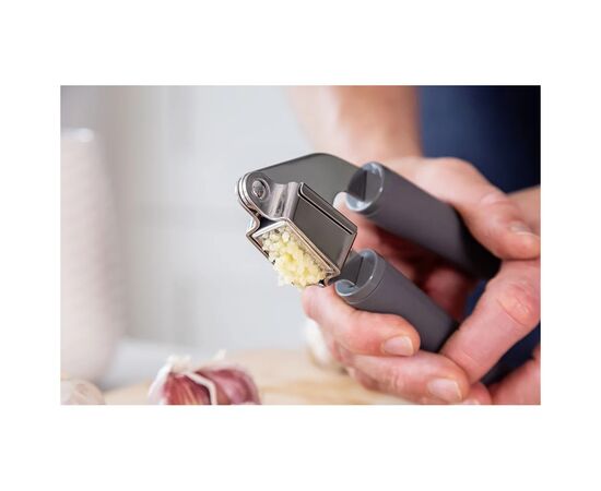 Прес для часнику KitchenAid Coreline 19 см сірий (KAS132OHCGG), зображення 10 Прес для часнику KitchenAid Coreline 19 см сірий (KAS132OHCGG), зображення 10