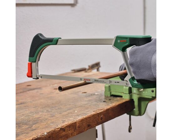 Ножівка Bosch по металу, 300мм, 24TPI, пластикове руків'я (1.600.A02.ZA8), зображення 2 Ножівка Bosch по металу, 300мм, 24TPI, пластикове руків'я (1.600.A02.ZA8), зображення 2