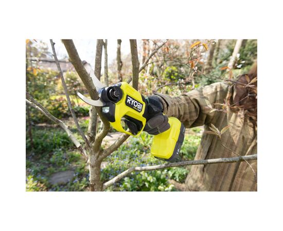 Секатор Ryobi ONE+ HP RY18SCXA-120T, 18V, 2Ah, до 28мм, кейс (5133005788), изображение 3 Секатор Ryobi ONE+ HP RY18SCXA-120T, 18V, 2Ah, до 28мм, кейс (5133005788), изображение 3