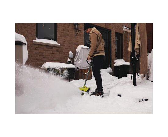 Снегоуборщик Ryobi ONE+ RY18ST25A-140, 18V, 4Ah, ширина 25см, выброс 6м, глубина 15см (5133006235), изображение 6 Снегоуборщик Ryobi ONE+ RY18ST25A-140, 18V, 4Ah, ширина 25см, выброс 6м, глубина 15см (5133006235), изображение 6