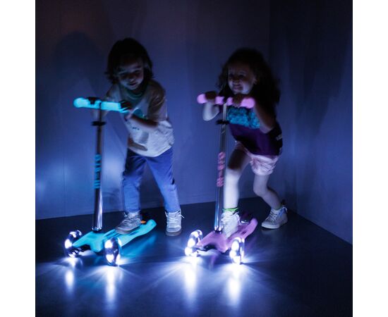 Самокат Micro Maxi Deluxe Glow LED Сиятельно-пурпурный (MMD367), изображение 2 Самокат Micro Maxi Deluxe Glow LED Сиятельно-пурпурный (MMD367), изображение 2