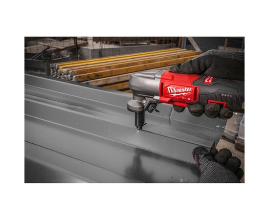 Ножницы по металлу электрические Milwaukee M12 FNB16-0 (без АКБ и ЗУ) (4933479617), изображение 10 Ножницы по металлу электрические Milwaukee M12 FNB16-0 (без АКБ и ЗУ) (4933479617), изображение 10