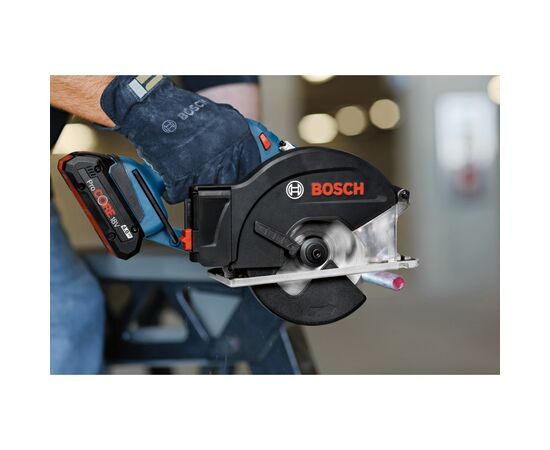 Дисковая пила Bosch GKM 18V-50, 18V, 2x5Ah, 136 мм, 4250 об/мин (0.601.6B8.002), изображение 5 Дисковая пила Bosch GKM 18V-50, 18V, 2x5Ah, 136 мм, 4250 об/мин (0.601.6B8.002), изображение 5