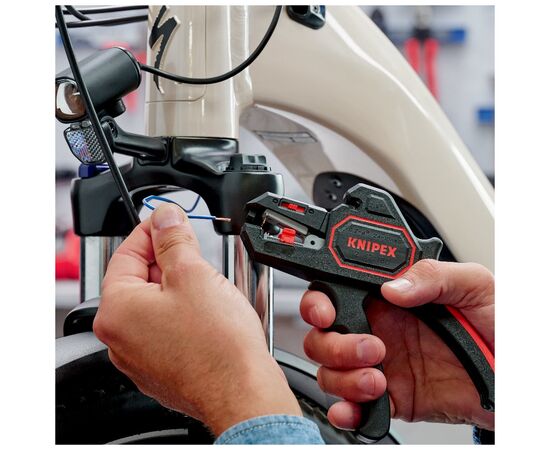 Съемник изоляции KNIPEX 0.2-6мм, 180мм (12 62 180), изображение 5 Съемник изоляции KNIPEX 0.2-6мм, 180мм (12 62 180), изображение 5