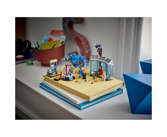 Конструктор LEGO Super Heroes Лаборатория Железного Человека: зал доспехов: зал доспехов (76315), изображение 11 Конструктор LEGO Super Heroes Лаборатория Железного Человека: зал доспехов: зал доспехов (76315), изображение 11
