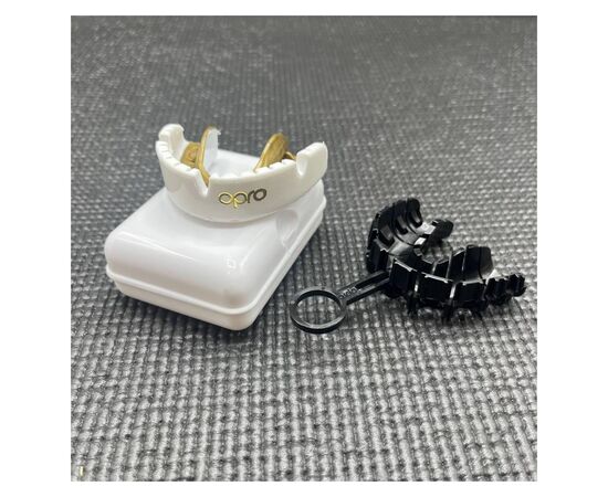 Капа Opro Gold Braces під брекети White/Gold (102506004) (Gold_Braces_Wh/Gold), изображение 7 Капа Opro Gold Braces під брекети White/Gold (102506004) (Gold_Braces_Wh/Gold), изображение 7