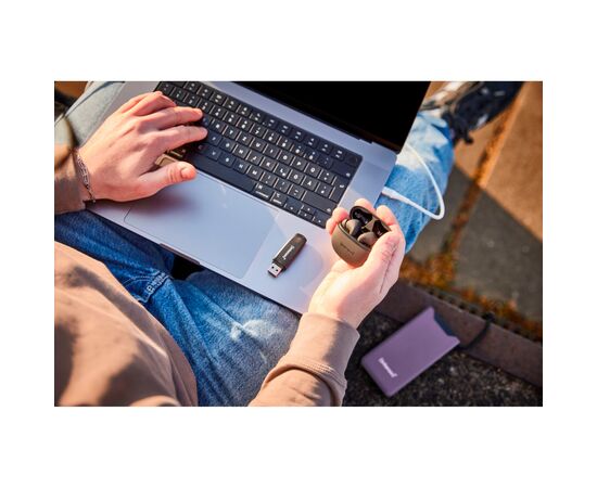 Батарея универсальная Intenso F10000 10000mAh QC3.0 purple (7332033), изображение 11 Батарея универсальная Intenso F10000 10000mAh QC3.0 purple (7332033), изображение 11