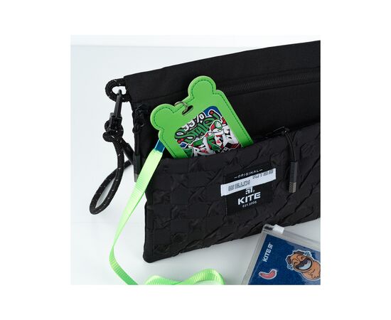 Бейдж Kite вертикальный на шнурке, зеленый (K24-296-2), изображение 5 Бейдж Kite вертикальный на шнурке, зеленый (K24-296-2), изображение 5
