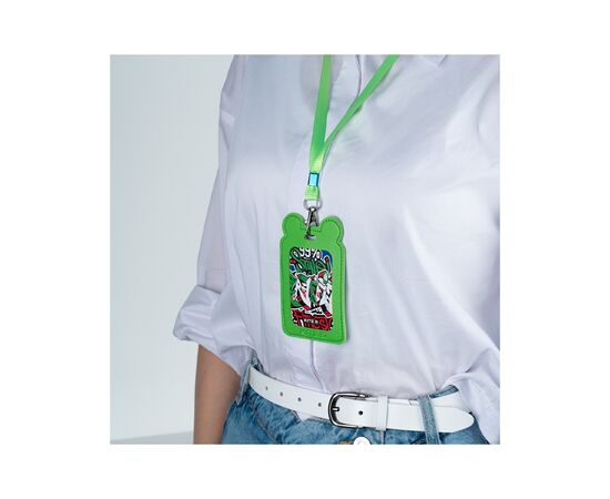 Бейдж Kite вертикальный на шнурке, зеленый (K24-296-2), изображение 7 Бейдж Kite вертикальный на шнурке, зеленый (K24-296-2), изображение 7