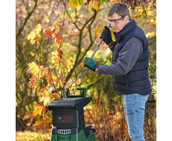 Садовый измельчитель Bosch Turbine-Cut AXT 25 TC, 2500Вт, 40 об/мин, 45мм, 53 л. (0.600.803.30C), изображение 7 Садовый измельчитель Bosch Turbine-Cut AXT 25 TC, 2500Вт, 40 об/мин, 45мм, 53 л. (0.600.803.30C), изображение 7
