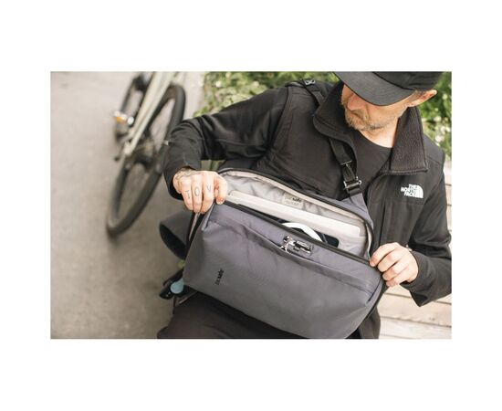 Рюкзак туристический Pacsafe X 13" commuter графітовий (30665144), изображение 9 Рюкзак туристический Pacsafe X 13" commuter графітовий (30665144), изображение 9