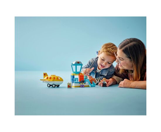 Конструктор LEGO DUPLO Впервые в аэропорту (10443-), изображение 8 Конструктор LEGO DUPLO Впервые в аэропорту (10443-), изображение 8