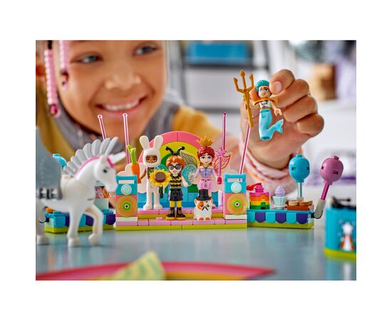 Конструктор LEGO Friends Костюмированная вечеринка с единорогом и феей (42661), изображение 10 Конструктор LEGO Friends Костюмированная вечеринка с единорогом и феей (42661), изображение 10