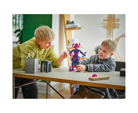 Конструктор LEGO Marvel Фантастична четвірка проти Галактуса: фігурка для збирання (76316), зображення 9 Конструктор LEGO Marvel Фантастична четвірка проти Галактуса: фігурка для збирання (76316), зображення 9