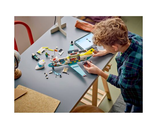 Конструктор LEGO City Літак швидкої медичної допомоги (60465), зображення 9 Конструктор LEGO City Літак швидкої медичної допомоги (60465), зображення 9