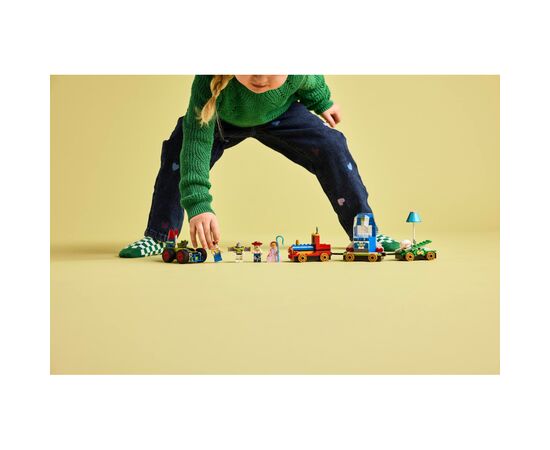 Конструктор LEGO Disney и Pixar Празднование из Истории игрушек: поезд и авто для гонок (43264), изображение 9 Конструктор LEGO Disney и Pixar Празднование из Истории игрушек: поезд и авто для гонок (43264), изображение 9