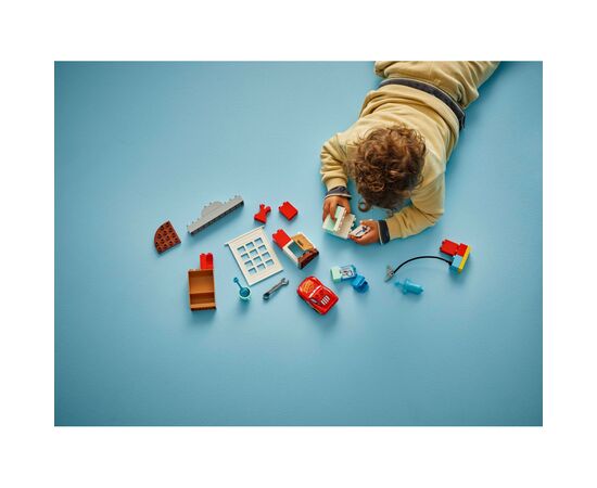 Конструктор LEGO DUPLO Disney и Pixar Тачки Тачки Визит МакКвина в гараж Дока (10456), изображение 6 Конструктор LEGO DUPLO Disney и Pixar Тачки Тачки Визит МакКвина в гараж Дока (10456), изображение 6