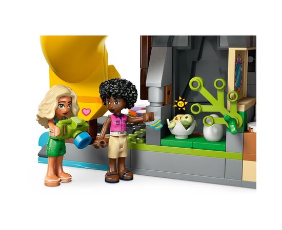 Конструктор LEGO Friends Пляжний курорт для сімейного відпочинку (42673), зображення 10 Конструктор LEGO Friends Пляжний курорт для сімейного відпочинку (42673), зображення 10