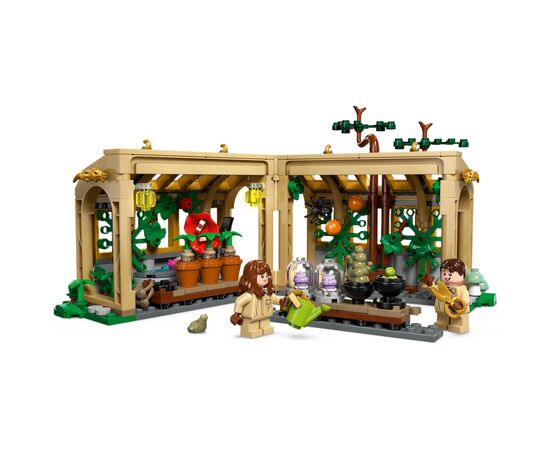 Конструктор LEGO Harry Potter Замок Хогвартс: урок гербології (76445), зображення 4 Конструктор LEGO Harry Potter Замок Хогвартс: урок гербології (76445), зображення 4