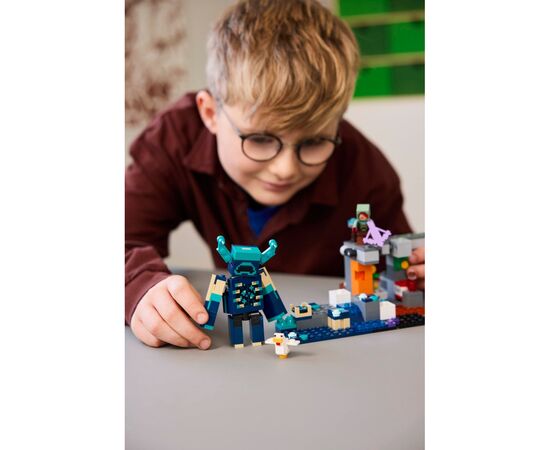 Конструктор LEGO Minecraft Зустріч із Захисником (21274), зображення 11 Конструктор LEGO Minecraft Зустріч із Захисником (21274), зображення 11