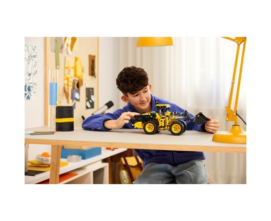 Конструктор LEGO Technic Колісний навантажувач Volvo L120 Electric (42209), зображення 10