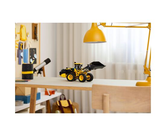 Конструктор LEGO Technic Колісний навантажувач Volvo L120 Electric (42209), зображення 12
