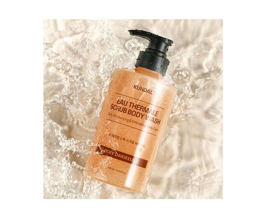 Гель для душу Kundal Eau Thermal Scrub Body Wash Cozy Darjeeling 500 мл (8809809428662), зображення 2 Гель для душу Kundal Eau Thermal Scrub Body Wash Cozy Darjeeling 500 мл (8809809428662), зображення 2