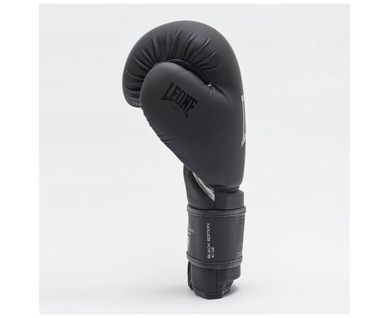 Боксерские перчатки Leone GN059 Black/White 12 унцій (GN059_Bl/White_12oz), изображение 7 Боксерские перчатки Leone GN059 Black/White 12 унцій (GN059_Bl/White_12oz), изображение 7