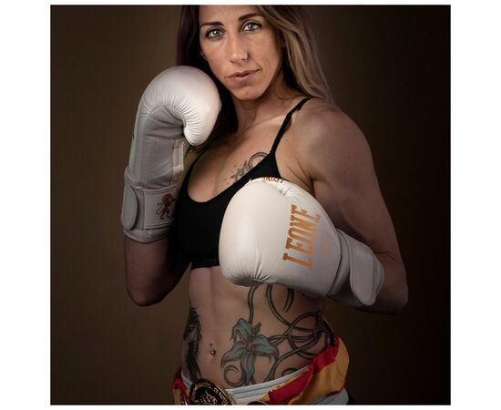 Боксерські рукавички Leone GN059W White/Gold 16 унцій (GN059W_White_16oz), зображення 9 Боксерські рукавички Leone GN059W White/Gold 16 унцій (GN059W_White_16oz), зображення 9